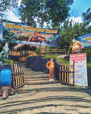 Menggali Masa Lalu di Taman Dinosaurus Cilacap: Petualangan Keluarga yang Tak Terlupakan